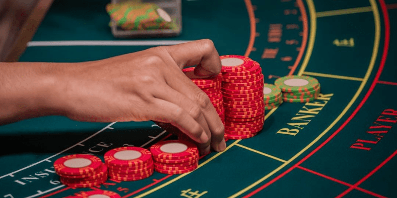 Baccarat có bị cấm không? Cách chơi Baccarat an toàn